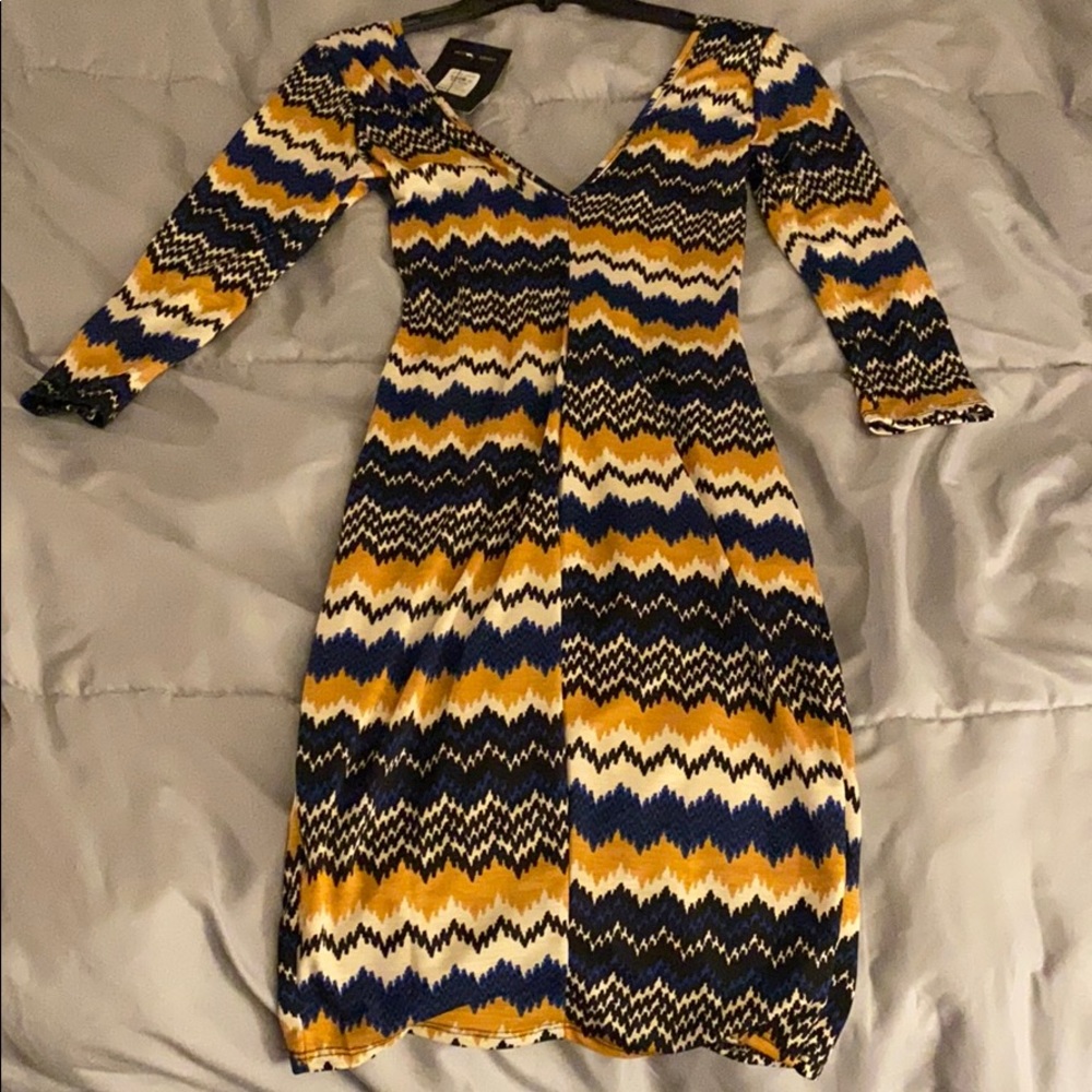 FASHION NOVA DRESS - Picture 3 of 5